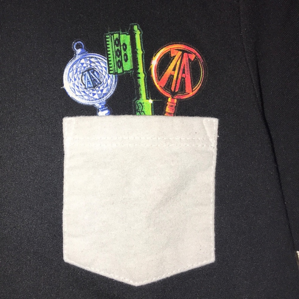 Hot Topic Shirt - Picture 3 of 4